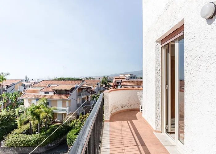 Giardini Naxos Apartment With Terrace Near The Sea